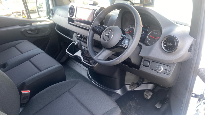 Mercedes-Benz Sprinter 315Cdi L2 Diesel Rwd 3.5t H2 Pro Van 9G-Tronic - Image 2